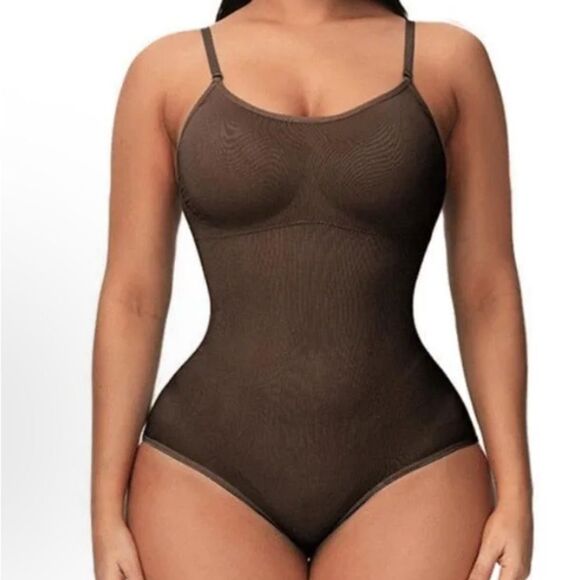 CURVES ENHANCING SHAPE GLIDE BODYSUIT - Picture 1 of 1